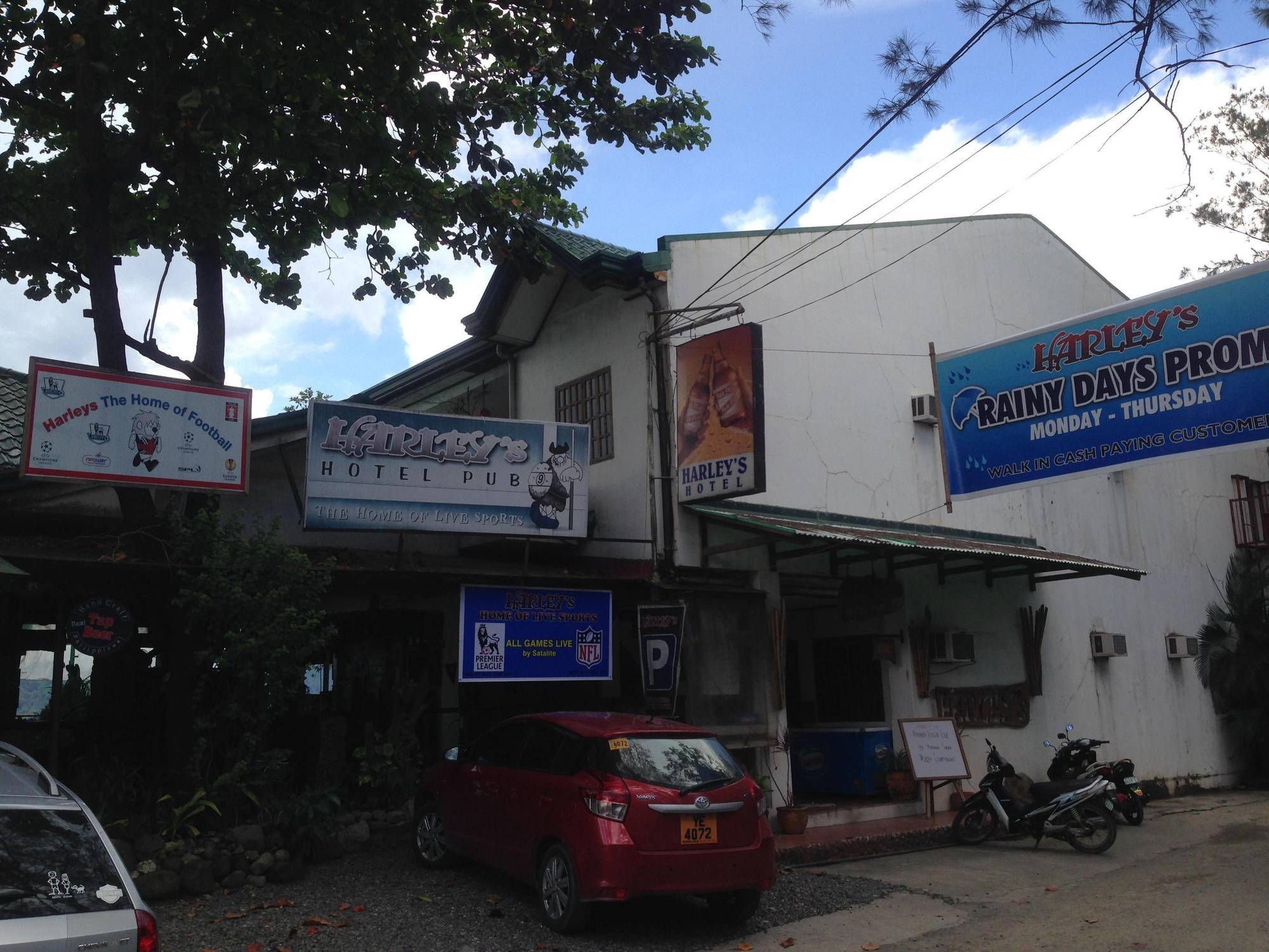 Harleys Hotel Olongapo Eksteriør billede