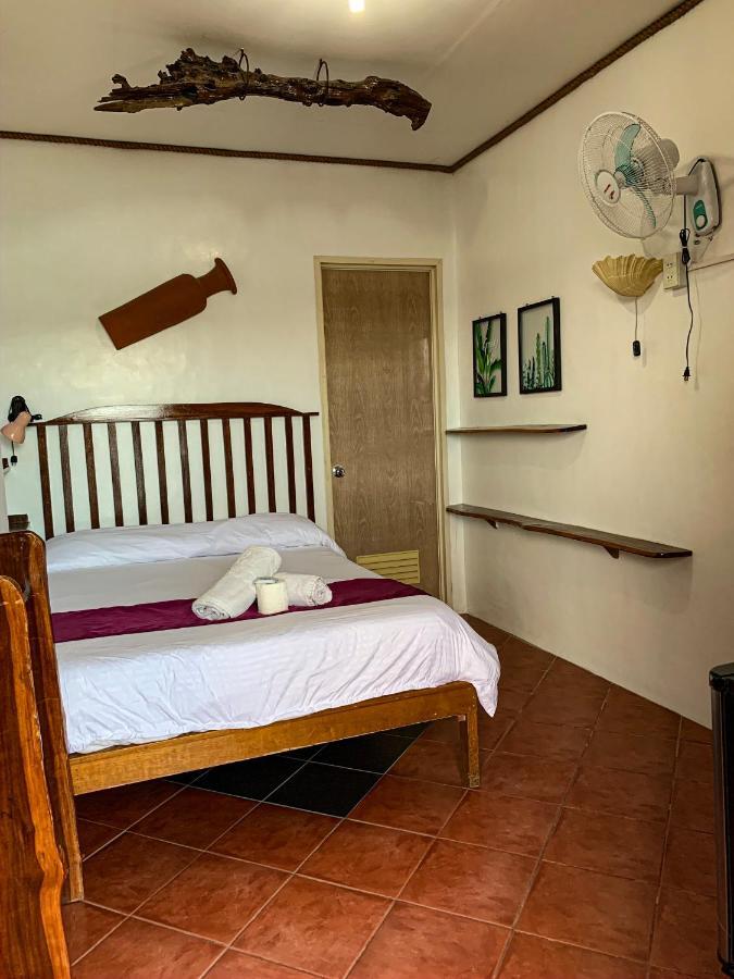 Harleys Hotel Olongapo Eksteriør billede
